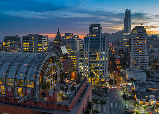 Ven a disfrutar del sunset en uno de los rooftop más exclusivos de Santiago
