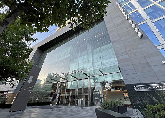 W Santiago consolida su posicionamiento global con nuevas nominaciones en los principales premios de la industria hotelera